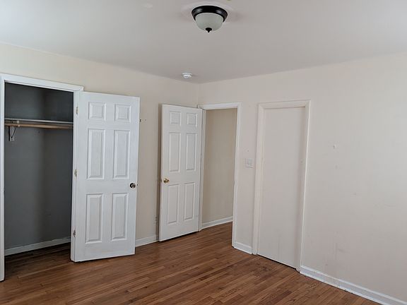 2nd image of 612 E Millbrook Rd