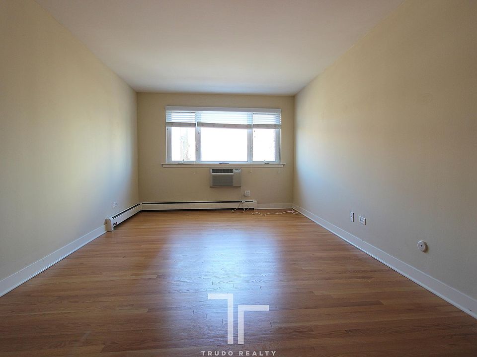 1st image of 626 W Wrightwood Ave #P6