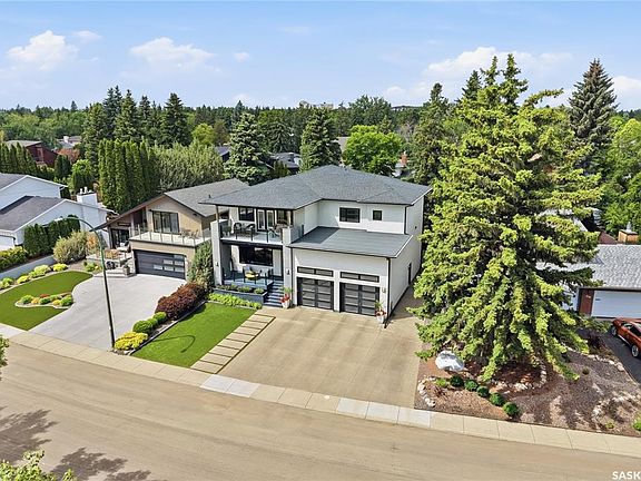 2nd image of 214 Skeena CRESCENT