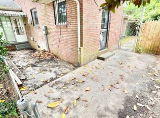 483 Forest Ln, Petersburg, VA 23805