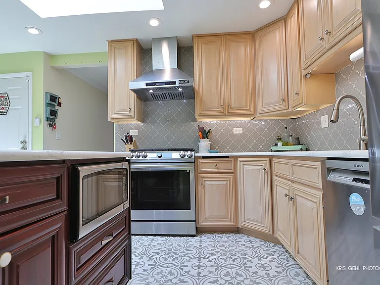 605 W Gilbert Rd — Photo 9