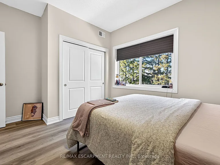 261 King St E #302 — Photo 29