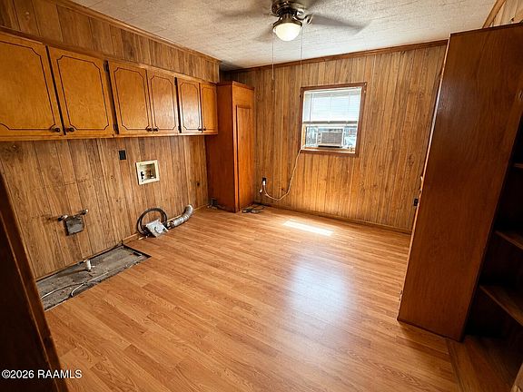 5th image of 319 Samson St