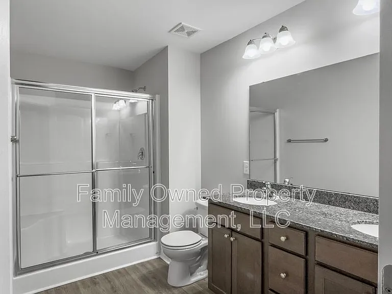 270 Jackson St — Photo 25