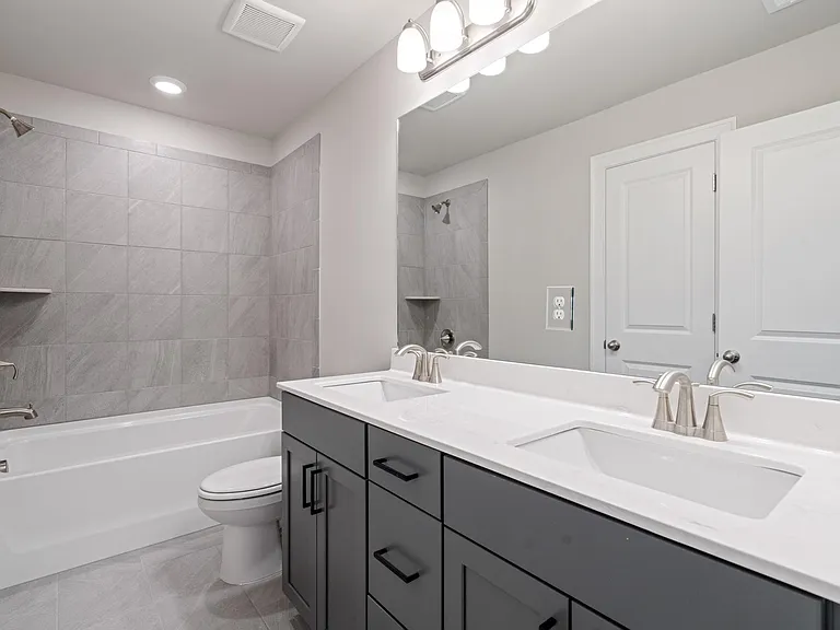 713 Mulberry Walk — Photo 16