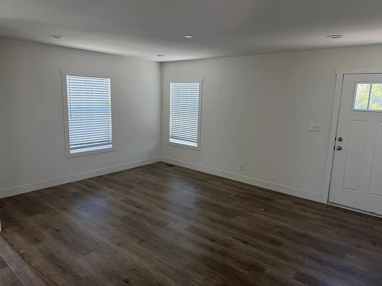 5030 Denning St — Photo 7