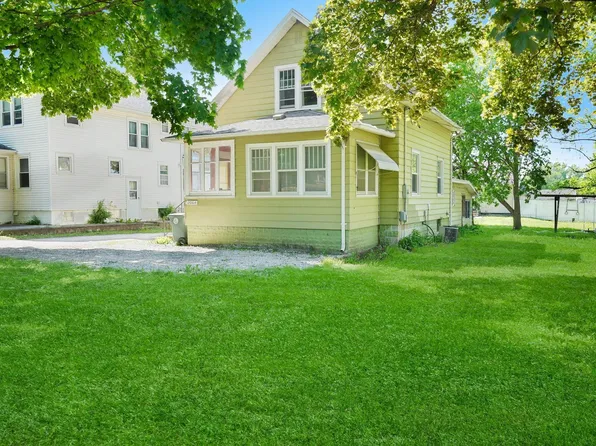 2064 Independence Ave, Waterloo, IA 50707