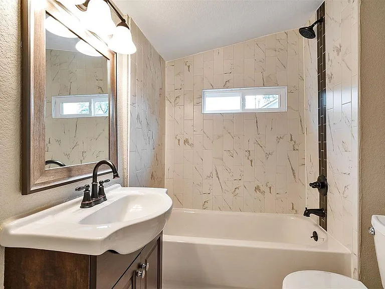 1543 Havana St — Photo 2