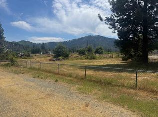 304 Indian Meadows Dr, Happy Camp, CA 96039