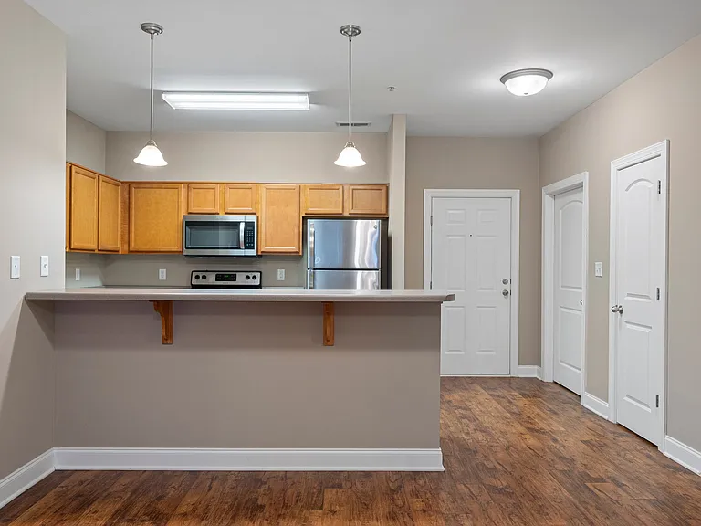 Mount Victor Olde Towne Luxury Apartments — Photo 115