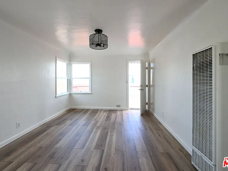4430 W 134th St #B — Photo 2