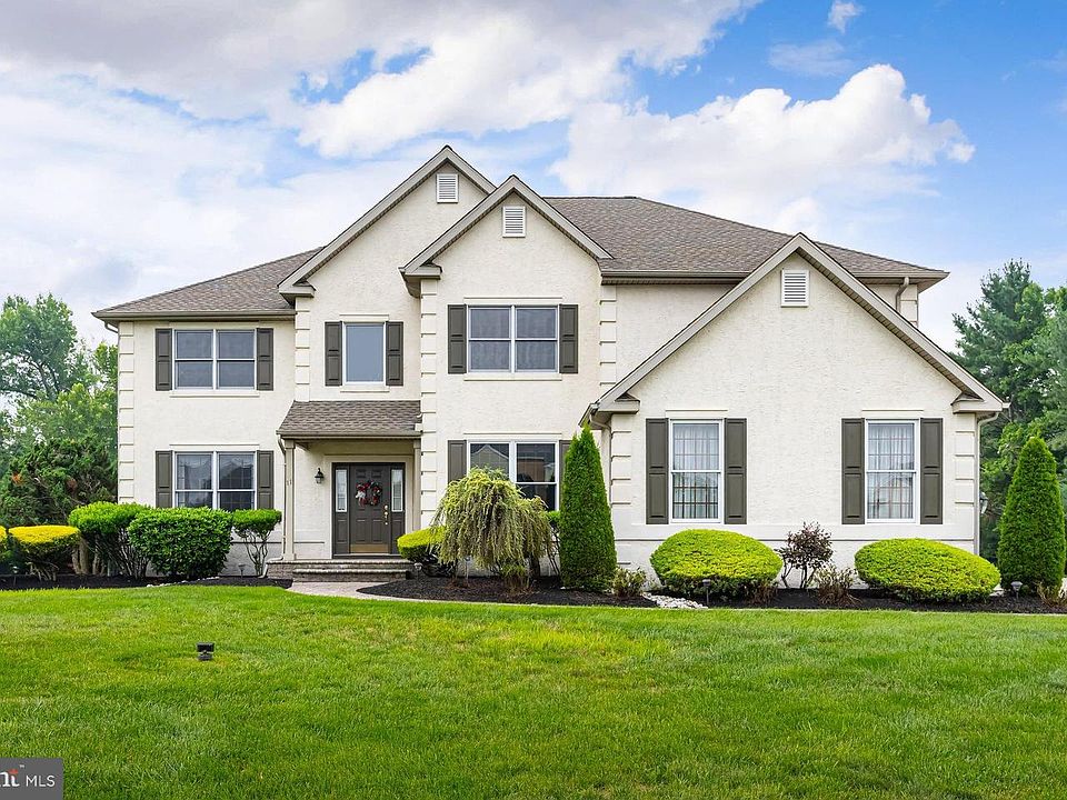 1st image of 11 Turtle Creek Dr