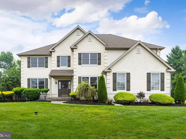 11 Turtle Creek Dr, Mullica Hill, NJ 08062