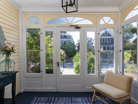 4th image of 16 Abbott St
