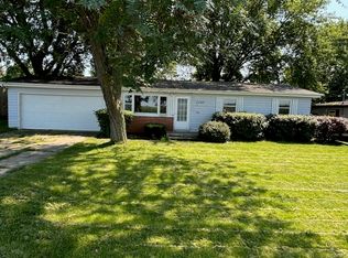 11167 E Fisher Rd, Rochelle, IL 61068