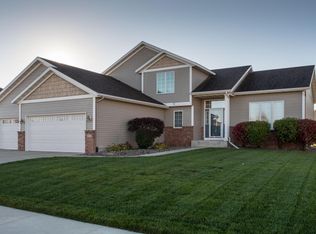 3060 21st St NE, Rochester, MN 55906