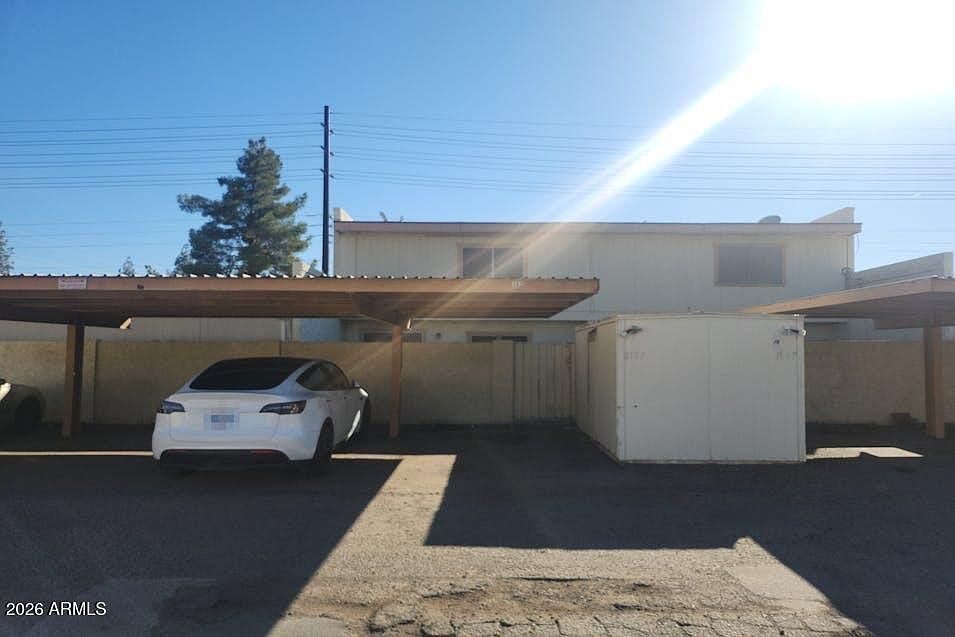 2nd image of 3105 W LOMA Lane