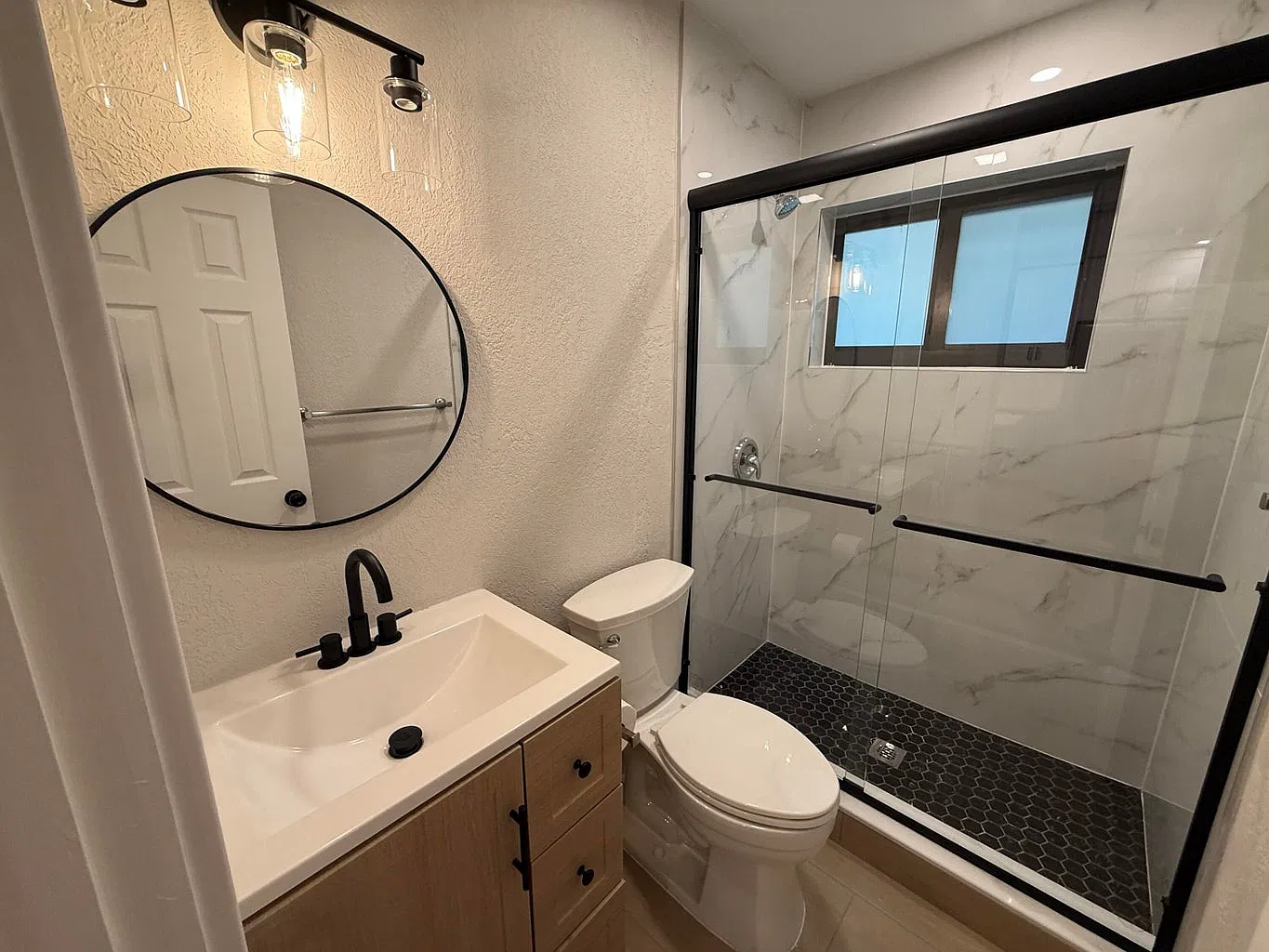 2 bed, 2.0 bath, 1234 sqft, $4,500 — Photo 2