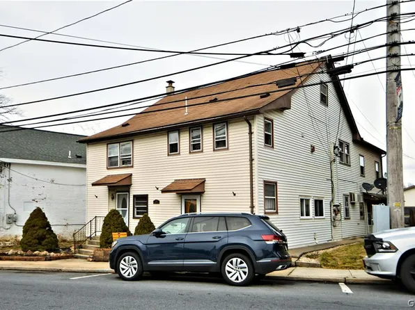 215 Franklin St, Alburtis, PA 18011