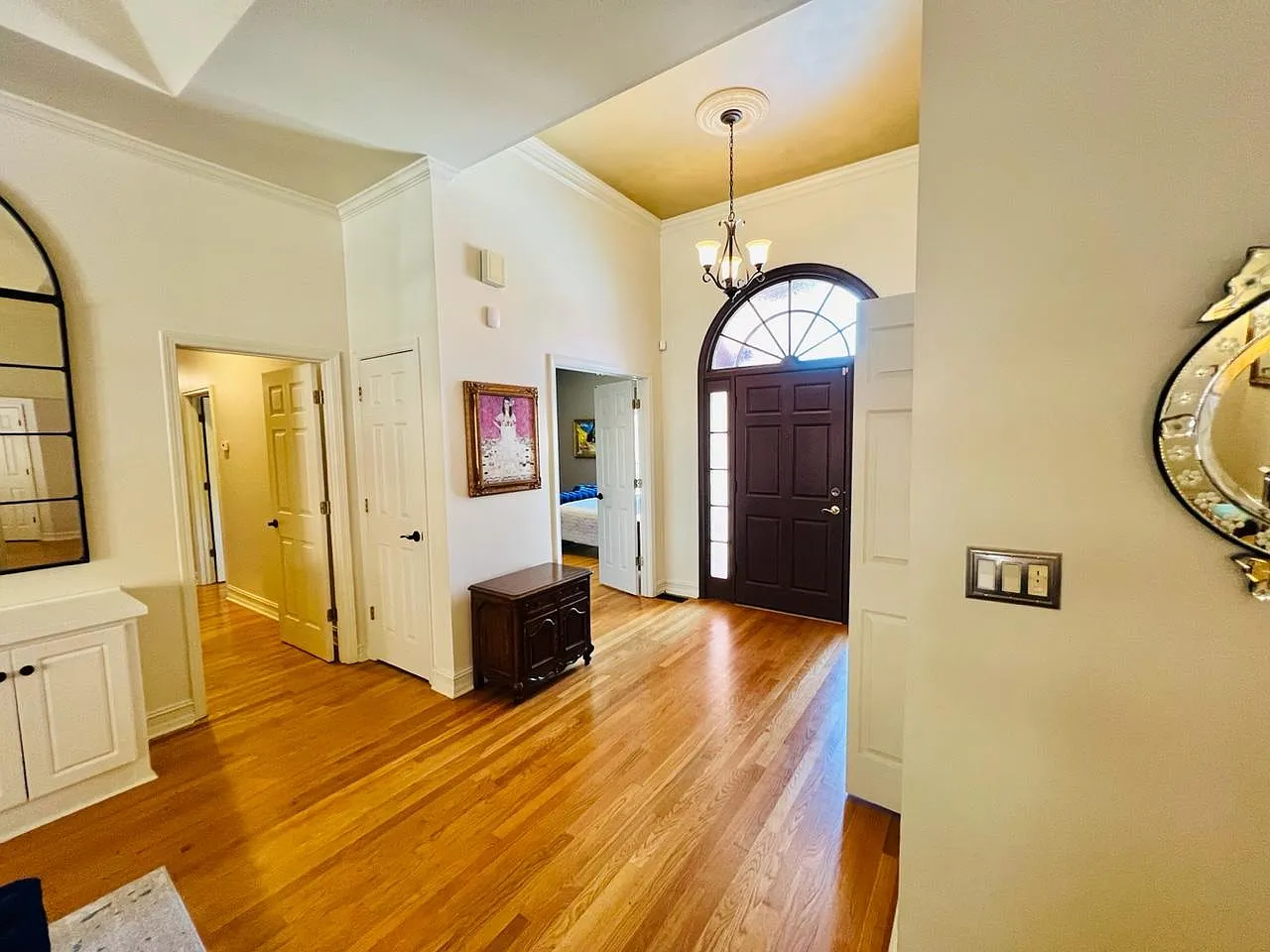 5 bed, 4998 sqft, $3,850 — Photo 4