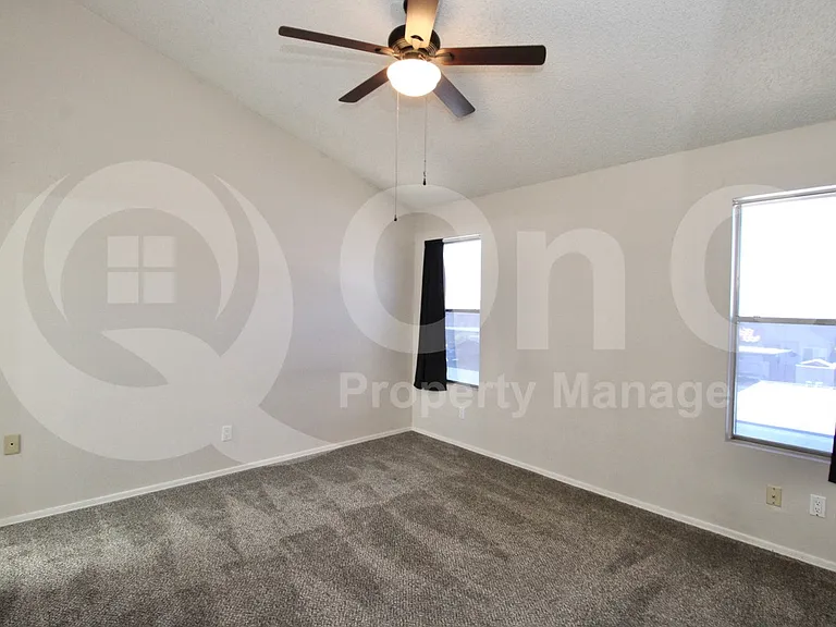 1961 N Hartford St #1049 — Photo 12