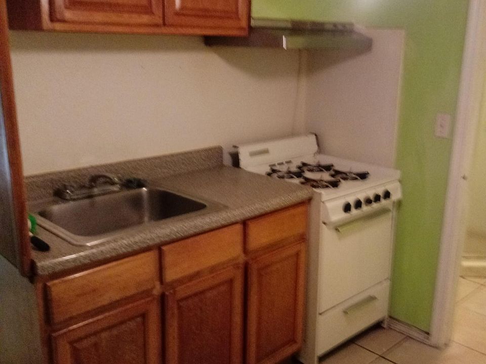 2nd image of 1735 Fillmore St