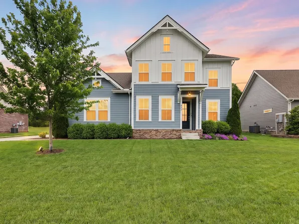 517 Oakvale Ln, Mount Juliet, TN 37122