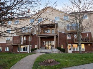 158 Farnham Gate Rd #206, Halifax, NS B3M3V8