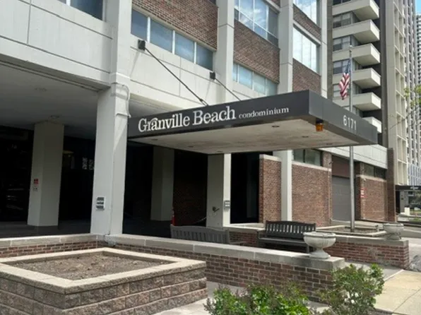 6171 N Sheridan Rd APT 2108, Chicago, IL 60660