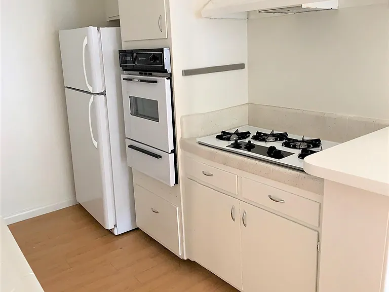 3734 Clarington Ave #6 — Photo 5