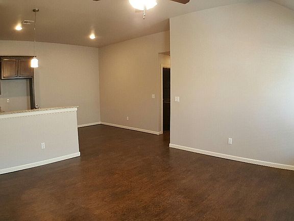 3rd image of 4317 Edinburg Way