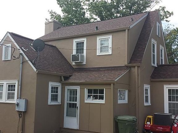2nd image of 137 Reveley St