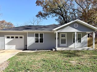 811 S Wood St, Neosho, MO 64850