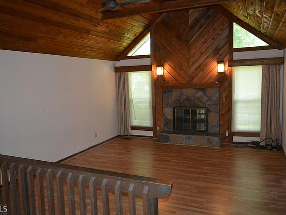 3rd image of 205 Beacon Tree Way