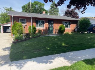 936 S 39th St, Manitowoc, WI 54220