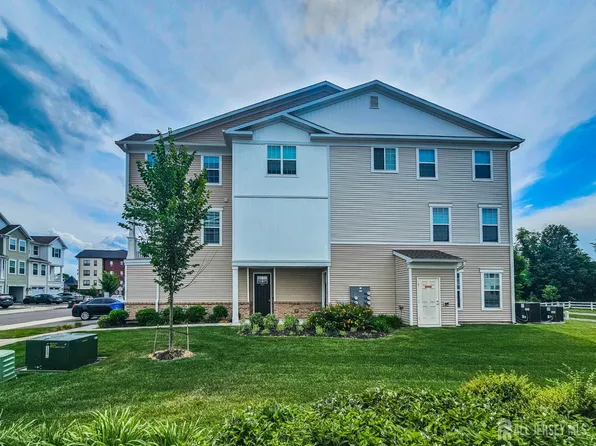 715 Station Rd, Dunellen, NJ 08812