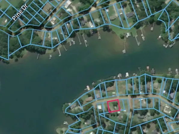 313 Pinelake Dr, Ninety Six, SC 29666