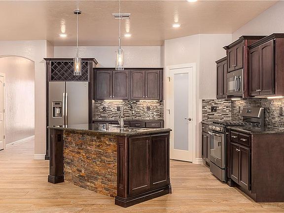 3rd image of 3140 Red Creek Dr