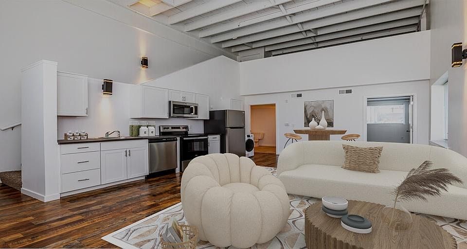 1st image of 401 Charlotte St #101