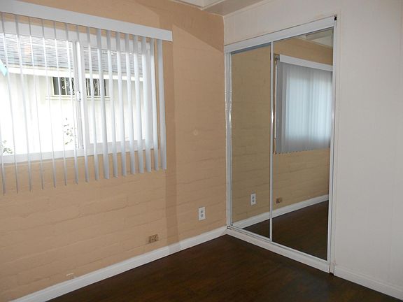 4th image of 10901 Blix St APT 10