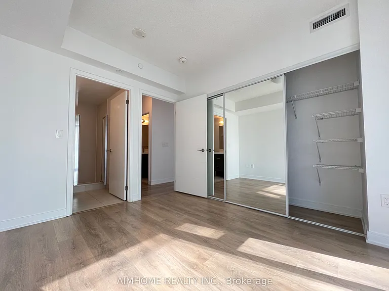 50 Wellesley St E #3210 — Photo 13