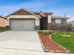 10849 Live Oak Creek Dr, Fort Worth, TX 76108