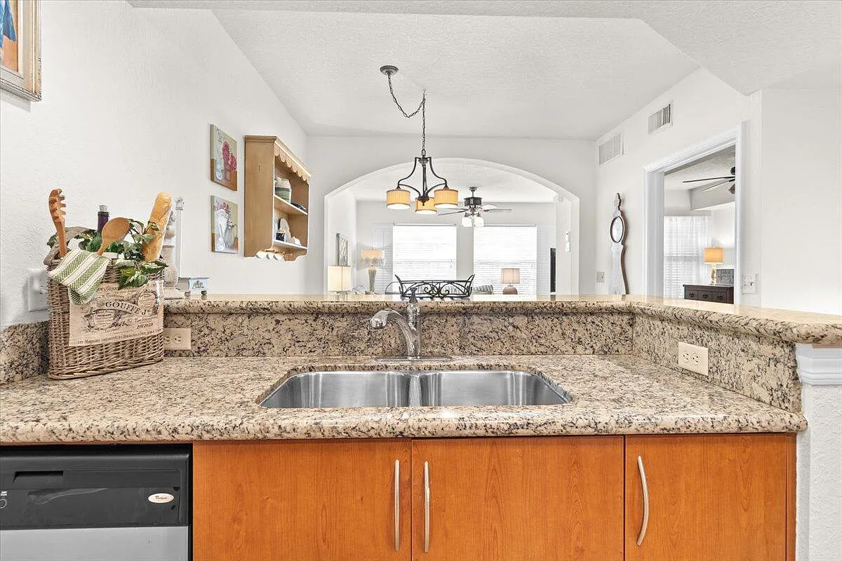 1 bed, 1.0 bath, 752 sqft, $1,650 — Photo 4