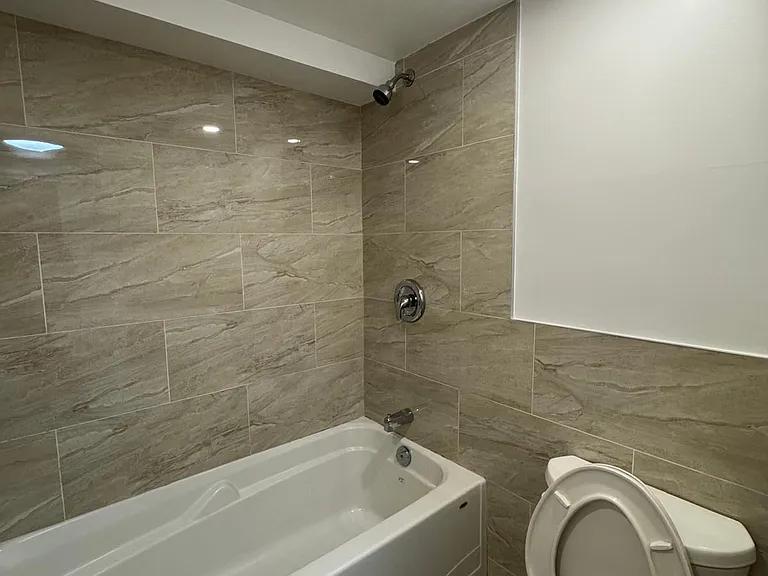 44 Royal Orchard Blvd — Photo 9