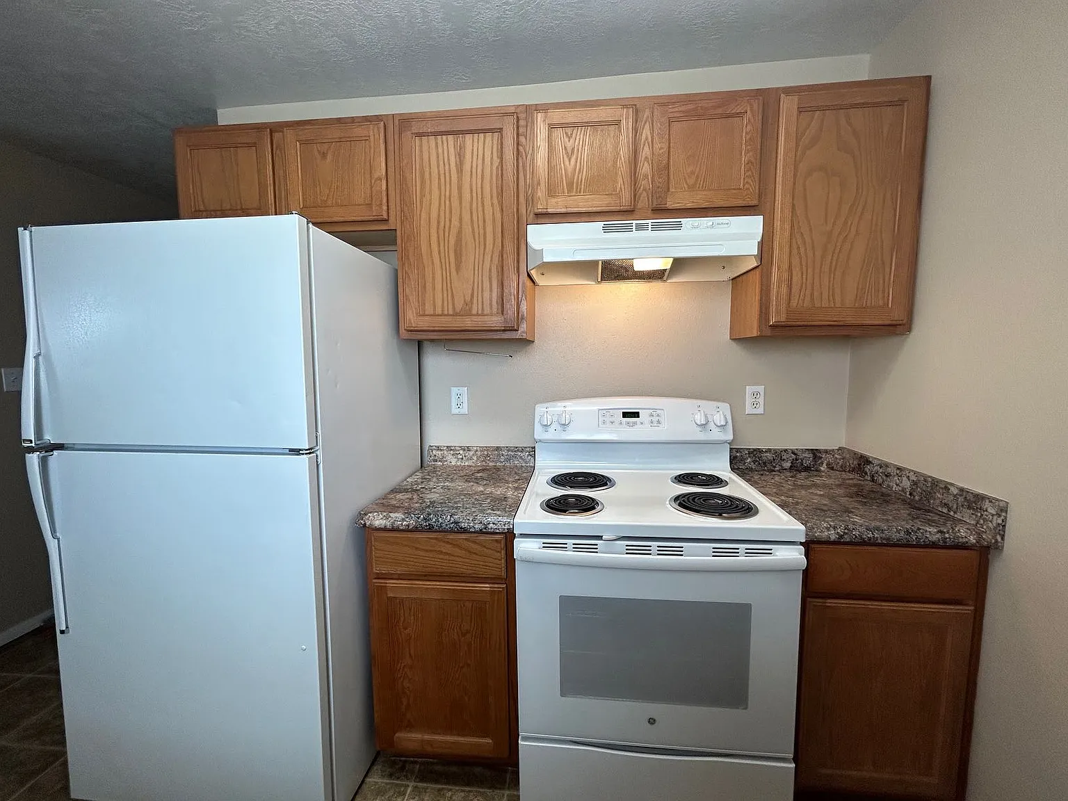 Main 819 S — Photo 4