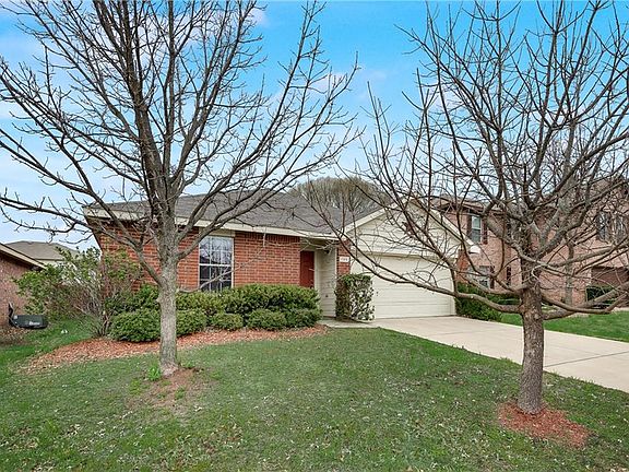 3rd image of 1104 Grace Dr