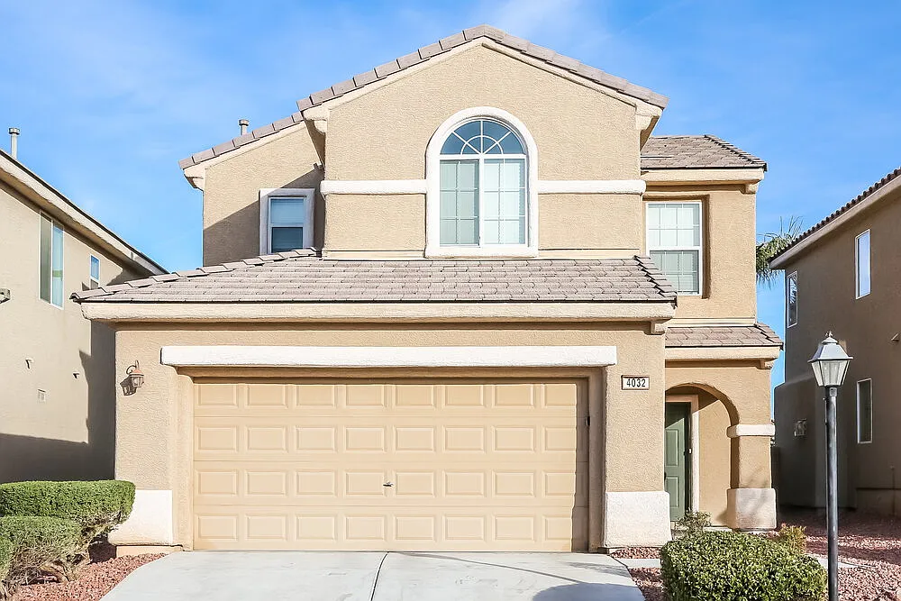 3 bed, 2.5 bath, 1451 sqft, $2,060 — Photo 1