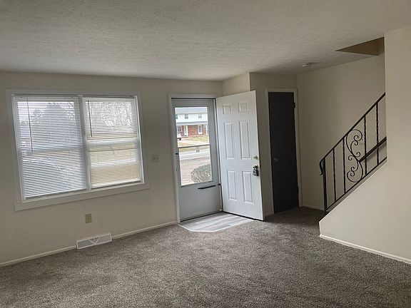 3rd image of 7630-88 Stuhldreher St NW #7640
