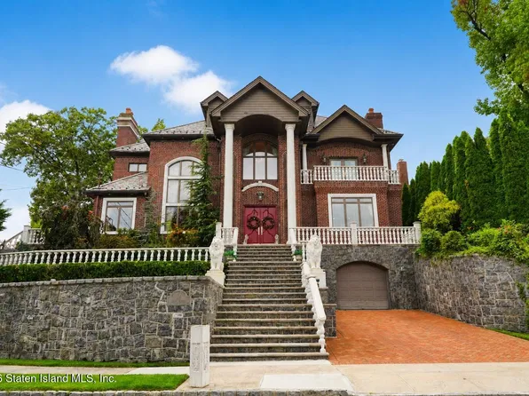 34 Claire Ct, Staten Island, NY 10301