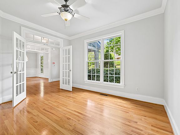 4th image of 710 Magalloway Dr